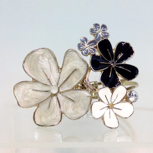 Beautiful Enameled Floral Cuff Bracelet Silvertone - Picture 2 of 6